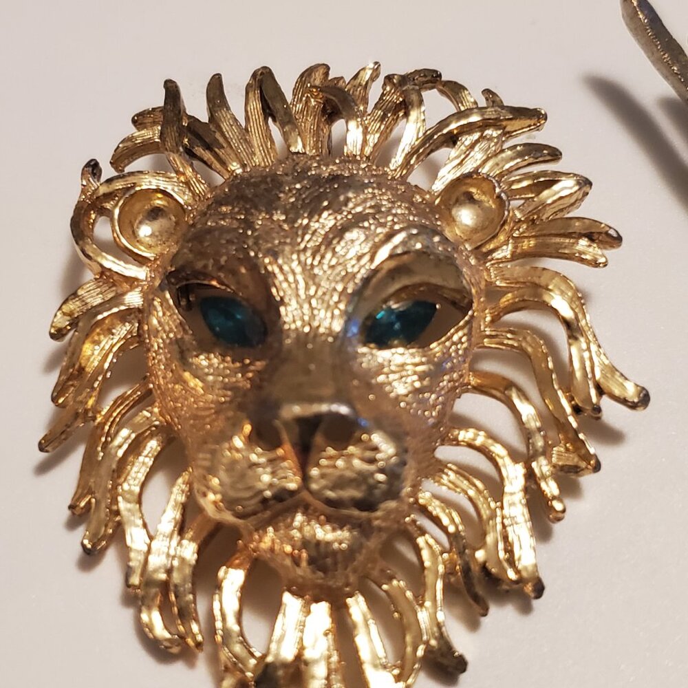 8 Animals Pins or Brooches, items # A -1202- 1209,  wt. 113 grams . - Picture 7 of 13